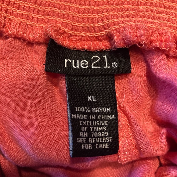 Rue 21 Pink Stretch Skirt XL - Picture 4 of 4
